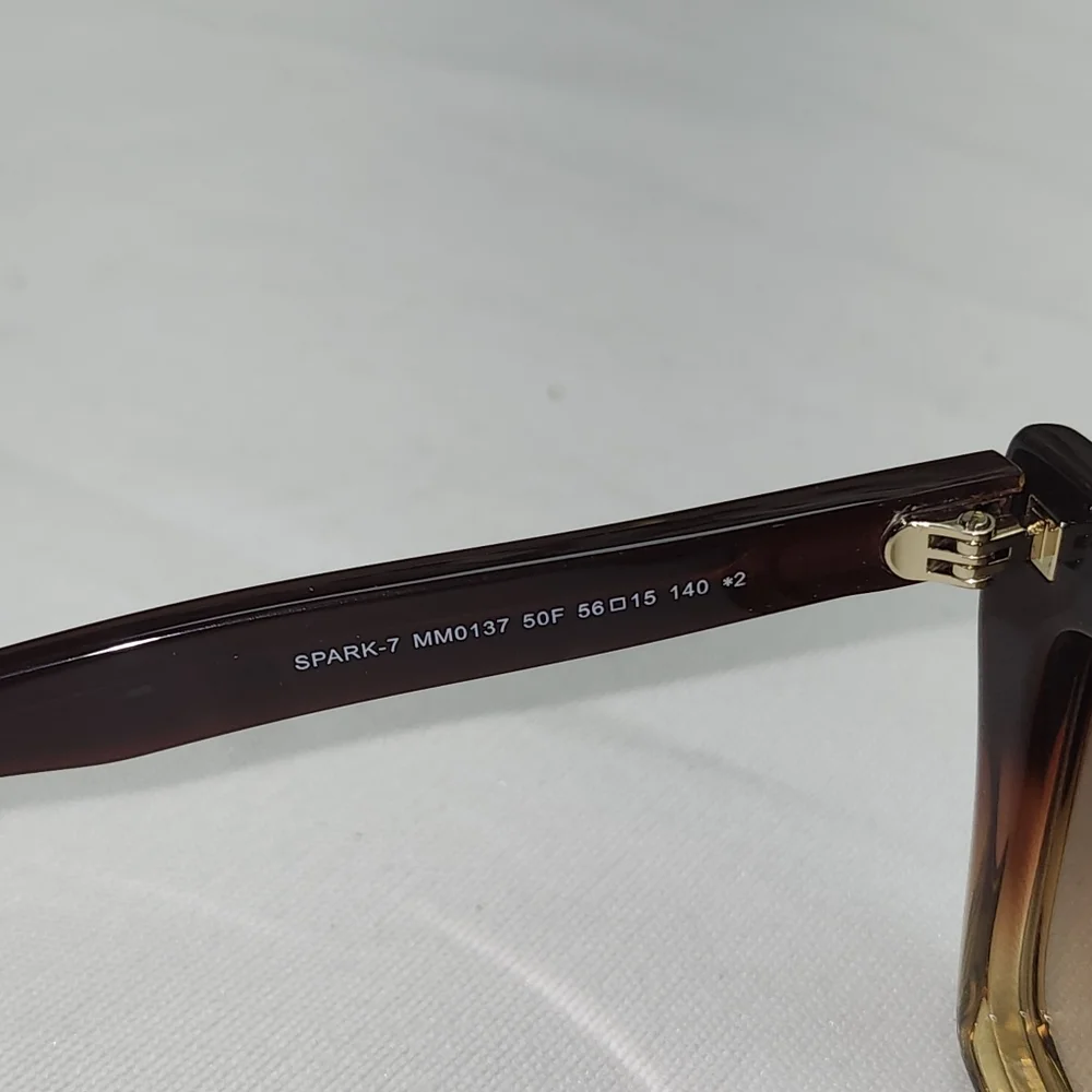 NWT MaxMara Spark-7 MM0137 W/ Carry Case And Dust Cloth